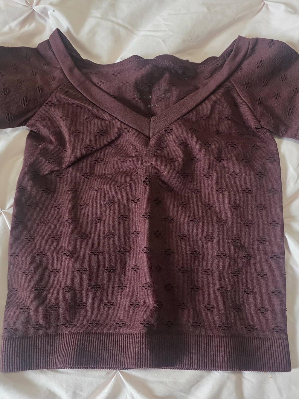 Burgundy V‑Neck Short Sleeve Knit Top